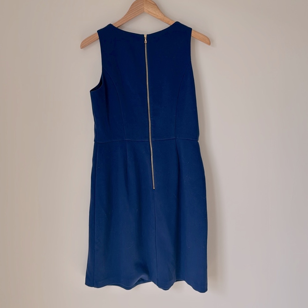 LOFT | V-neck Sleeveless A-line Dress with Pockets in Blue | Size 8 - Picture 4 of 7